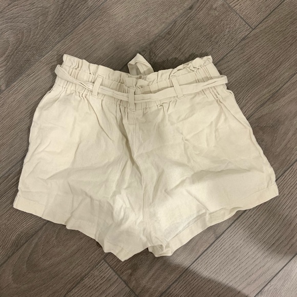 Beige Paperbag Shorts - Picture 2 of 3